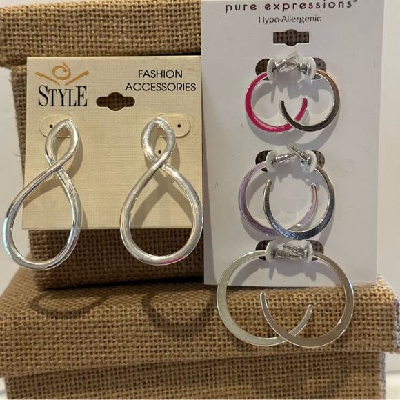 NWT 2 packs - 4 total pairs of silver tone earrings. Classic Hoop style 3 sizes - Picture 6 of 10